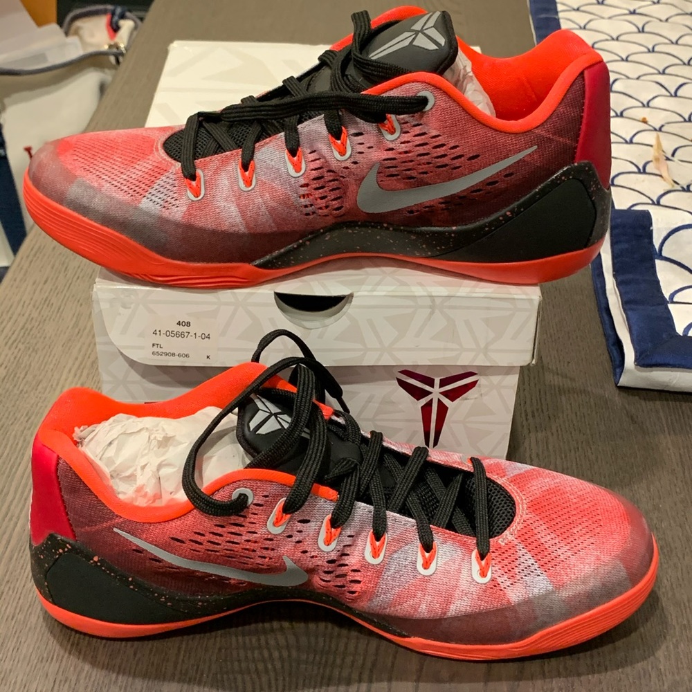 Nike Kobe 9 EM Sneakers